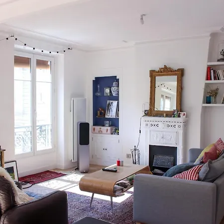Nice Near Montmartre *